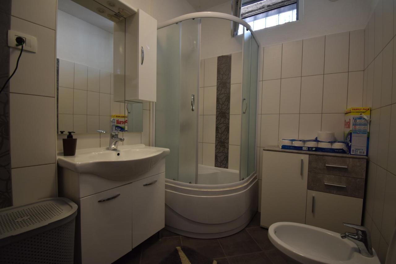 Apartment Adem Koper Bagian luar foto