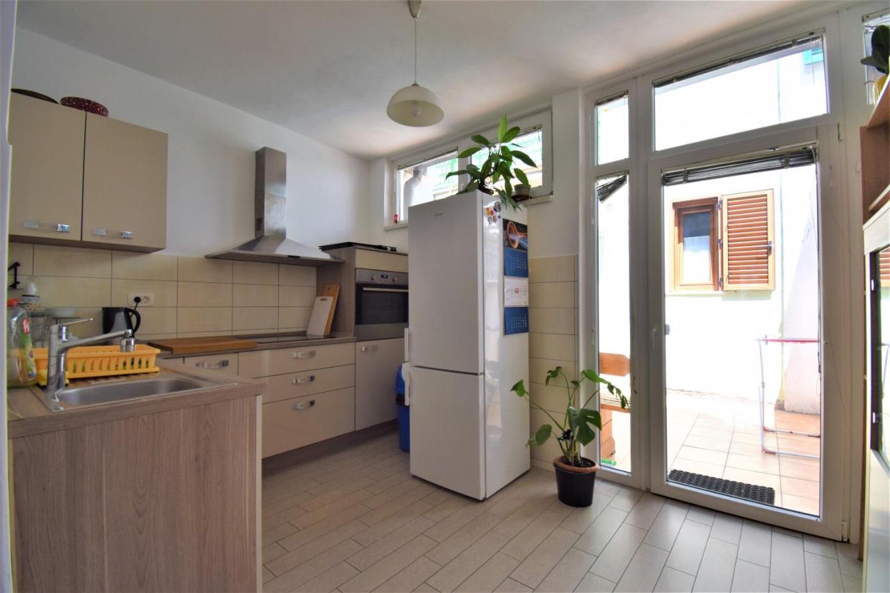 Apartment Adem Koper Bagian luar foto
